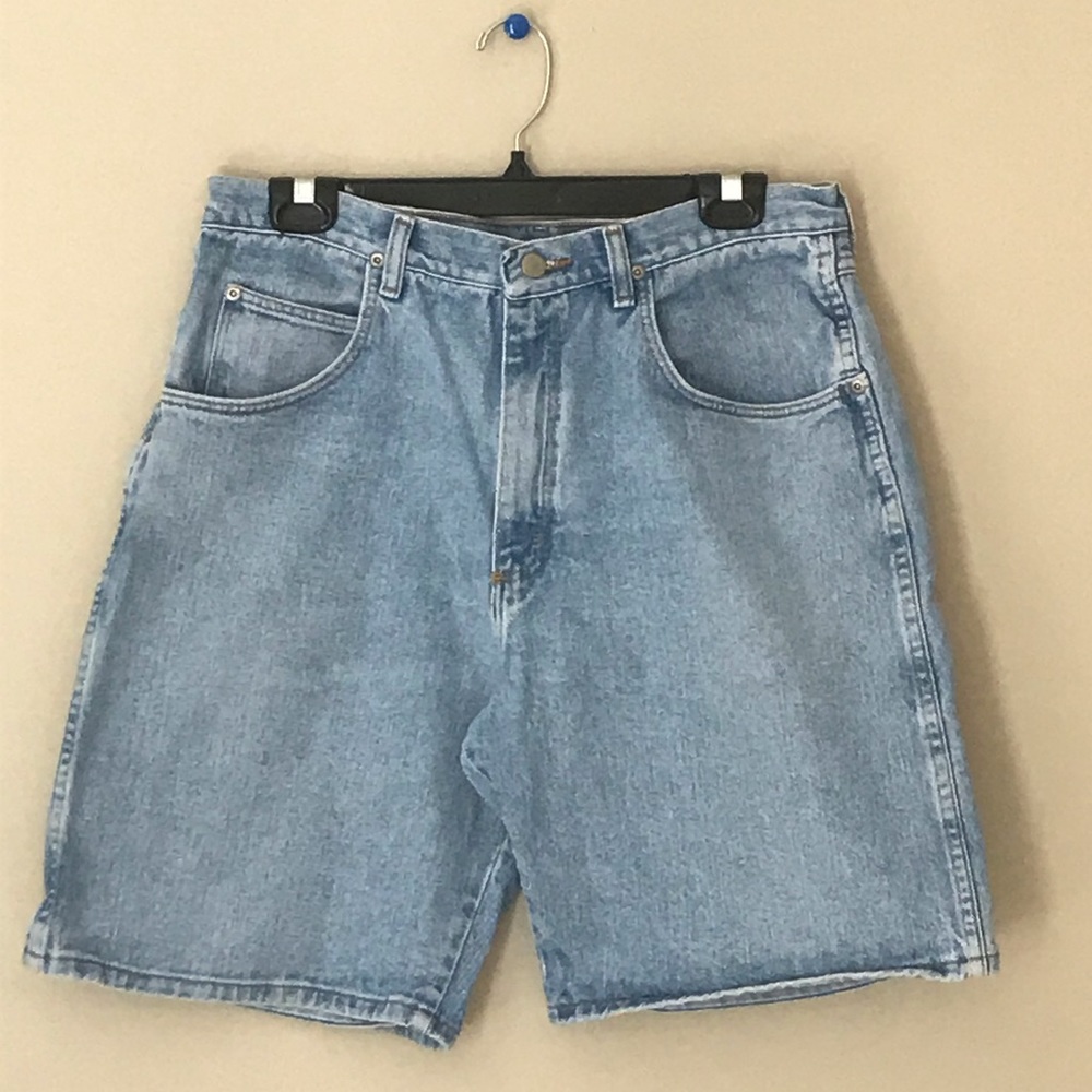 Wrangler silver edition jean shorts. Waist 34